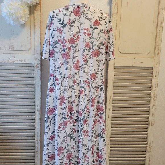 Torrid floral romantic chiffon hi-lo tunic - Picture 7 of 13